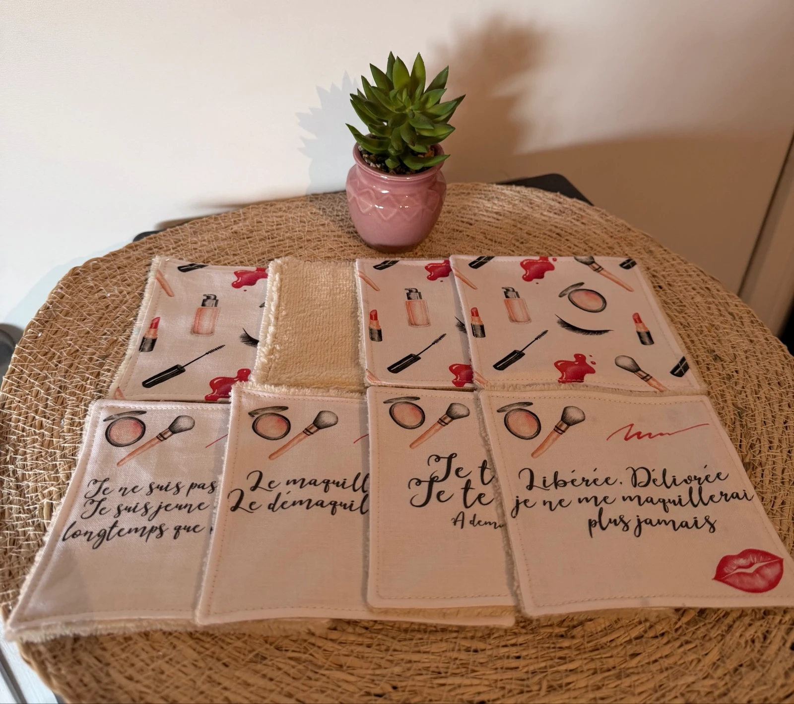 Lingettes maquillage beige 